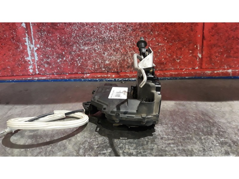 Recambio de cerra. puer. delantero derecha para audi a6 2.5 tdi referencia OEM IAM   
