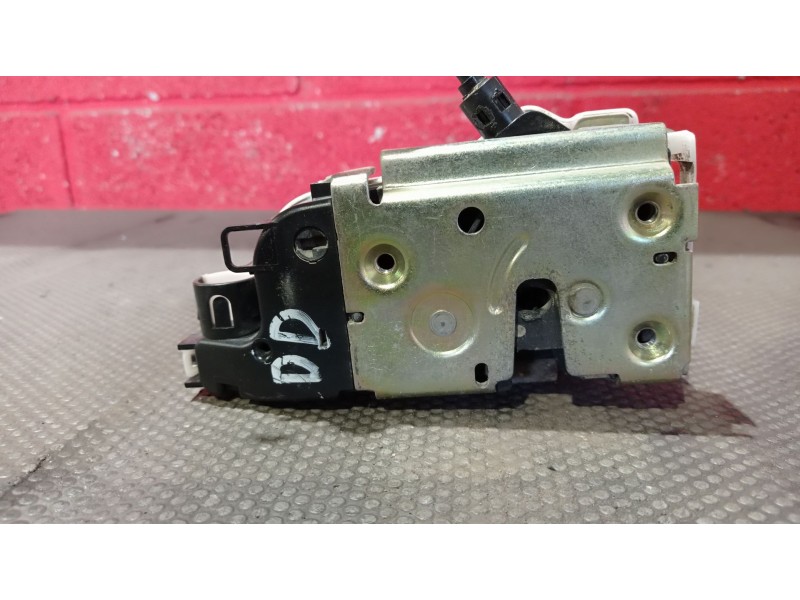 Recambio de cerradura puerta delantera derecha para citroen c3 1.1 referencia OEM IAM   
