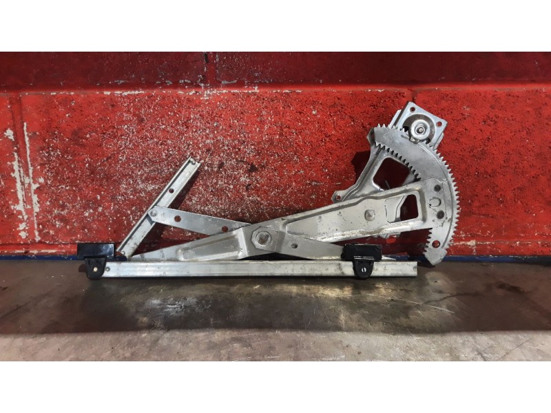 Recambio de elevalu. delan. derecho para nissan cabstar e110 | ... e110 | ... referencia OEM IAM    Recambio de elevalu. delan. derecho para nissan cabstar e110 | ... e110 | ... referencia OEM IAM