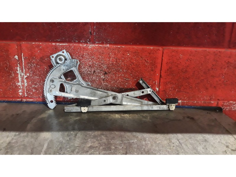 Recambio de elevalu. delan. izquierdo para nissan cabstar e110 | ... e110 | ... referencia OEM IAM    Recambio de elevalu. delan. izquierdo para nissan cabstar e110 | ... e110 | ... referencia OEM IAM