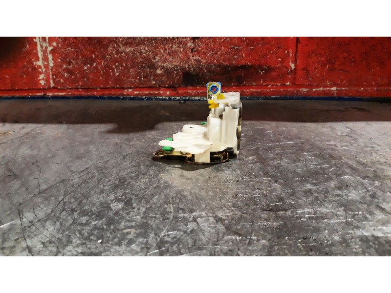 Recambio de cerra. puer. delantero izquierda para nissan cabstar e110 | ... e110 | ... referencia OEM IAM    Recambio de cerra. puer. delantero izquierda para nissan cabstar e110 | ... e110 | ... referencia OEM IAM