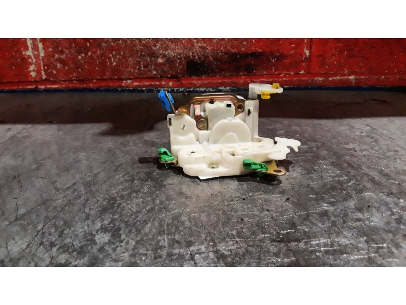 Recambio de cerra. puer. delantero izquierda para nissan cabstar e110 | ... e110 | ... referencia OEM IAM    Recambio de cerra. puer. delantero izquierda para nissan cabstar e110 | ... e110 | ... referencia OEM IAM