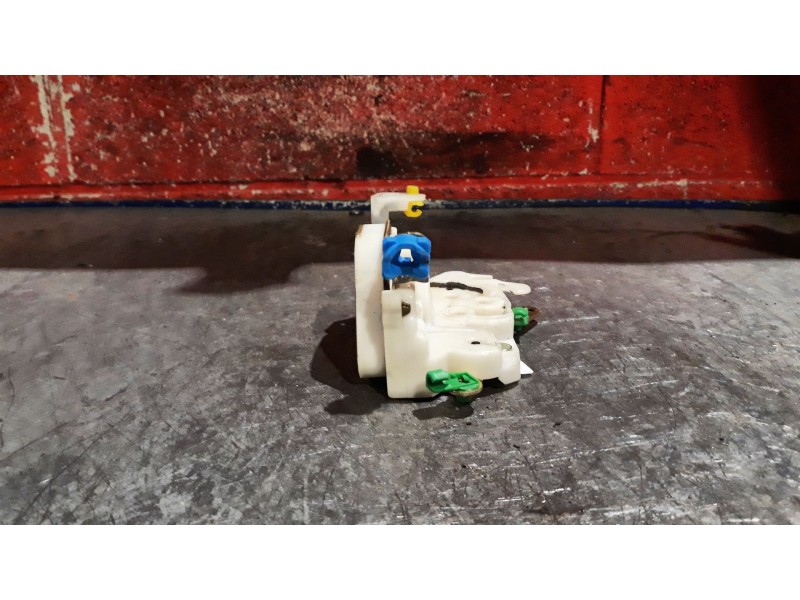 Recambio de cerra. puer. delantero izquierda para nissan cabstar e110 | ... e110 | ... referencia OEM IAM    Recambio de cerra. puer. delantero izquierda para nissan cabstar e110 | ... e110 | ... referencia OEM IAM