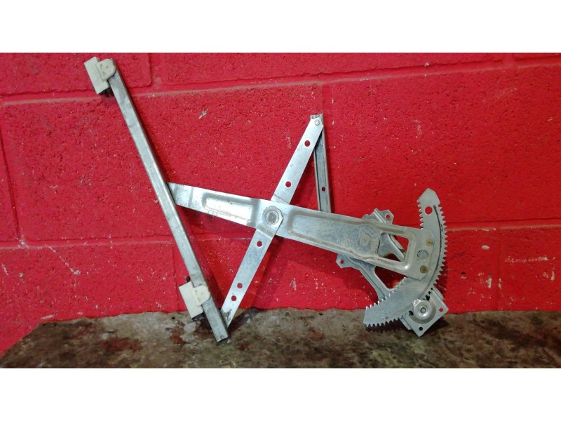 Recambio de elevalu. delan. izquierdo para nissan cabstar e110 | ... e110 | ... referencia OEM IAM    Recambio de elevalu. delan. izquierdo para nissan cabstar e110 | ... e110 | ... referencia OEM IAM