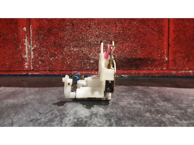 Recambio de cerra. puer. delantero derecha para nissan cabstar e110 | ... e110 | ... referencia OEM IAM    Recambio de cerra. puer. delantero derecha para nissan cabstar e110 | ... e110 | ... referencia OEM IAM