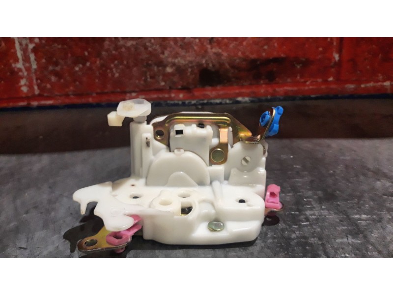 Recambio de cerra. puer. delantero derecha para nissan cabstar e110 | ... e110 | ... referencia OEM IAM    Recambio de cerra. puer. delantero derecha para nissan cabstar e110 | ... e110 | ... referencia OEM IAM