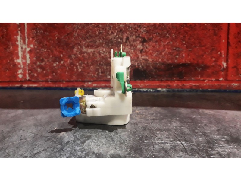 Recambio de cerra. puer. delantero izquierda para nissan cabstar e110 | ... e110 | ... referencia OEM IAM   