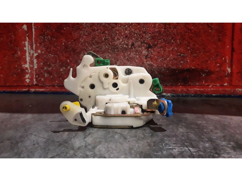 Recambio de cerra. puer. delantero izquierda para nissan cabstar e110 | ... e110 | ... referencia OEM IAM   