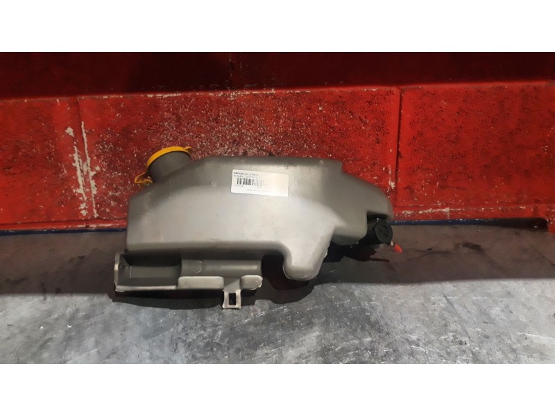 Recambio de deposito limpia para nissan cabstar e110 | ... e110 | ... referencia OEM IAM    Recambio de deposito limpia para nissan cabstar e110 | ... e110 | ... referencia OEM IAM
