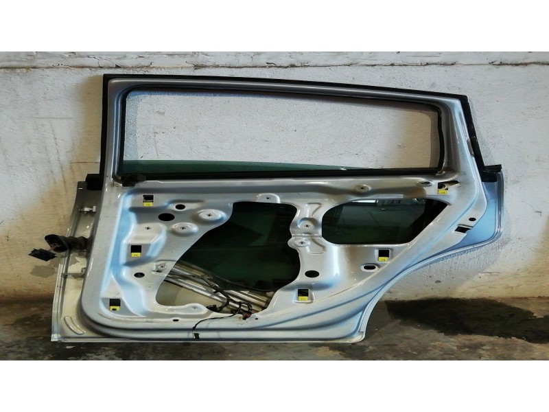 Recambio de puerta trasera derecha para seat leon 2.0 tdi 140 style referencia OEM IAM   