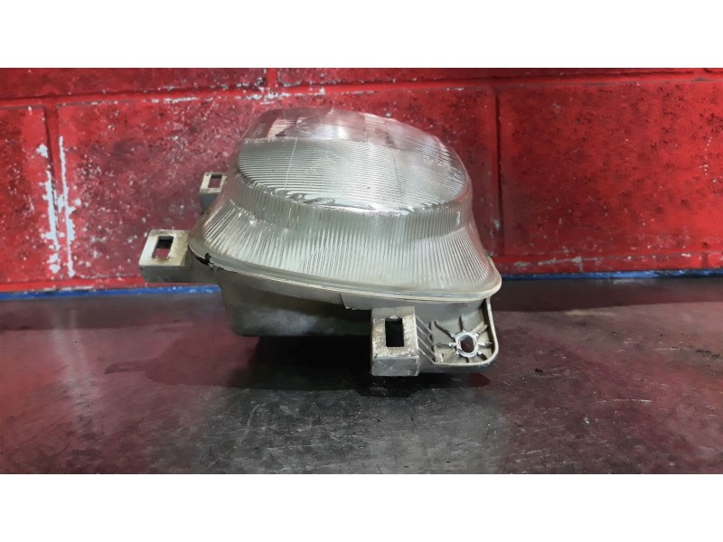 Recambio de faro derecho para nissan vanette cargo referencia OEM IAM    Recambio de faro derecho para nissan vanette cargo referencia OEM IAM