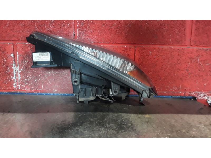 Recambio de faro derecho para nissan primera referencia OEM IAM    Recambio de faro derecho para nissan primera referencia OEM IAM