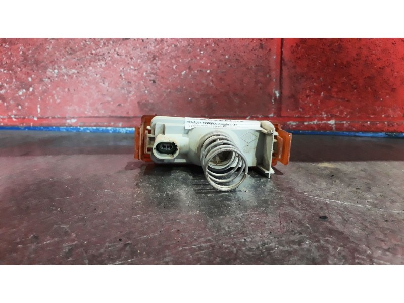 Recambio de piloto delantero izquierdo para renault express furgón (f40_, g40_) 1.9 d (f40r) referencia OEM IAM    Recambio de piloto delantero izquierdo para renault express furgón (f40_, g40_) 1.9 d (f40r) referencia OEM IAM