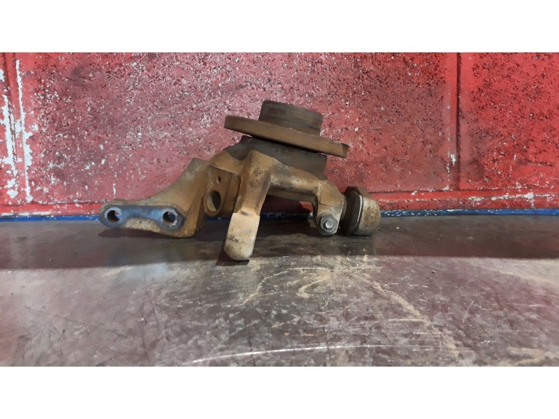 Recambio de mangueta delantera derecha para renault clio ii fase i (b/cbo) 1.2 referencia OEM IAM   