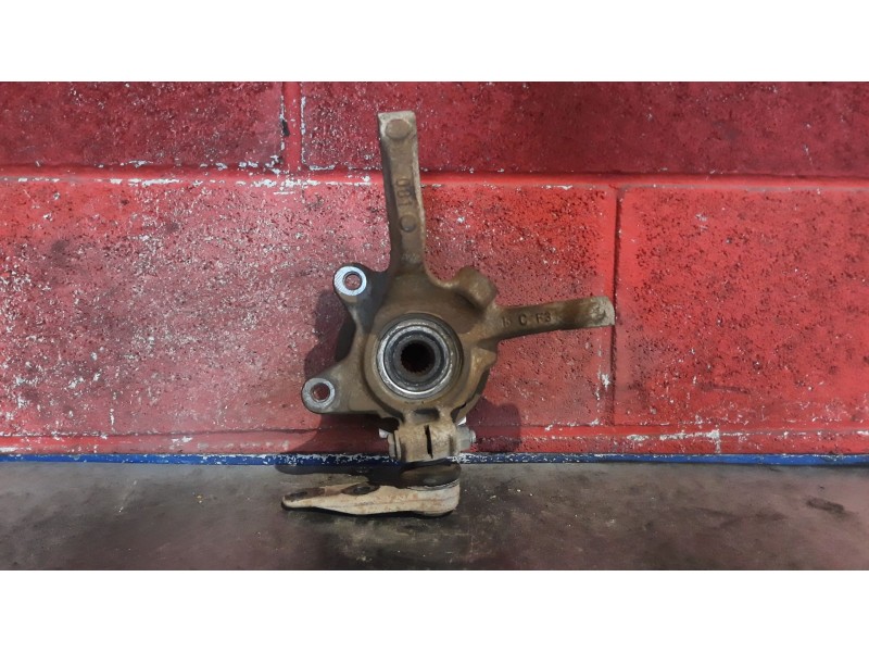 Recambio de mangueta delantera derecha para renault clio ii fase i (b/cbo) 1.2 referencia OEM IAM   