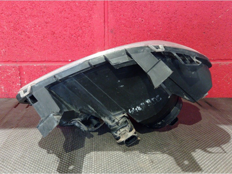 Recambio de faro izquierdo para renault clio 1.2 referencia OEM IAM   