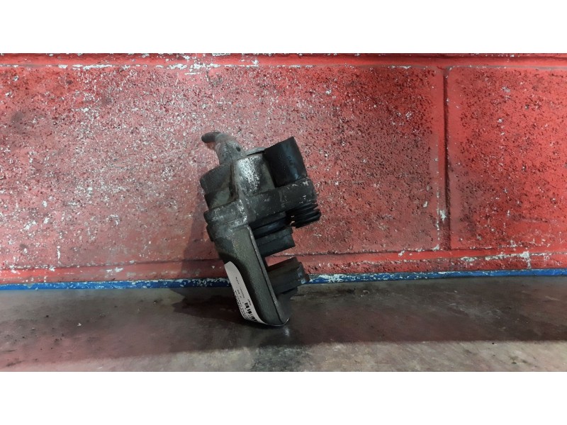 Recambio de pinza freno delantera derecha para peugeot 106 (s2) 1.1 | 0.96 - 0.04 1.1 | 0.96 - 0.04 referencia OEM IAM    Recambio de pinza freno delantera derecha para peugeot 106 (s2) 1.1 | 0.96 - 0.04 1.1 | 0.96 - 0.04 referencia OEM IAM