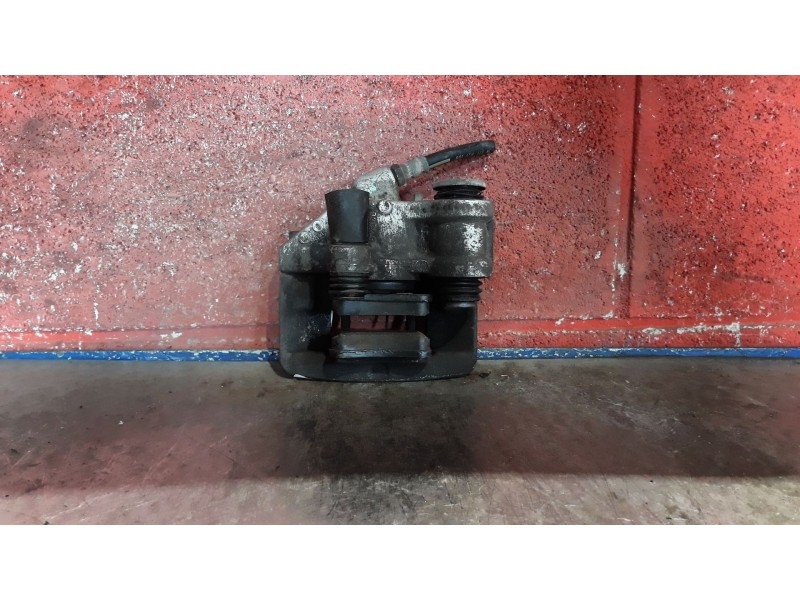 Recambio de pinza freno delantera derecha para peugeot 106 (s2) 1.1 | 0.96 - 0.04 1.1 | 0.96 - 0.04 referencia OEM IAM    Recambio de pinza freno delantera derecha para peugeot 106 (s2) 1.1 | 0.96 - 0.04 1.1 | 0.96 - 0.04 referencia OEM IAM