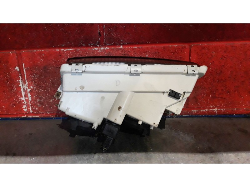 Recambio de faro derecho para volvo v40 familiar 1.8i | 10.98 - 12.00 1.8i | 10.98 - 12.00 referencia OEM IAM   