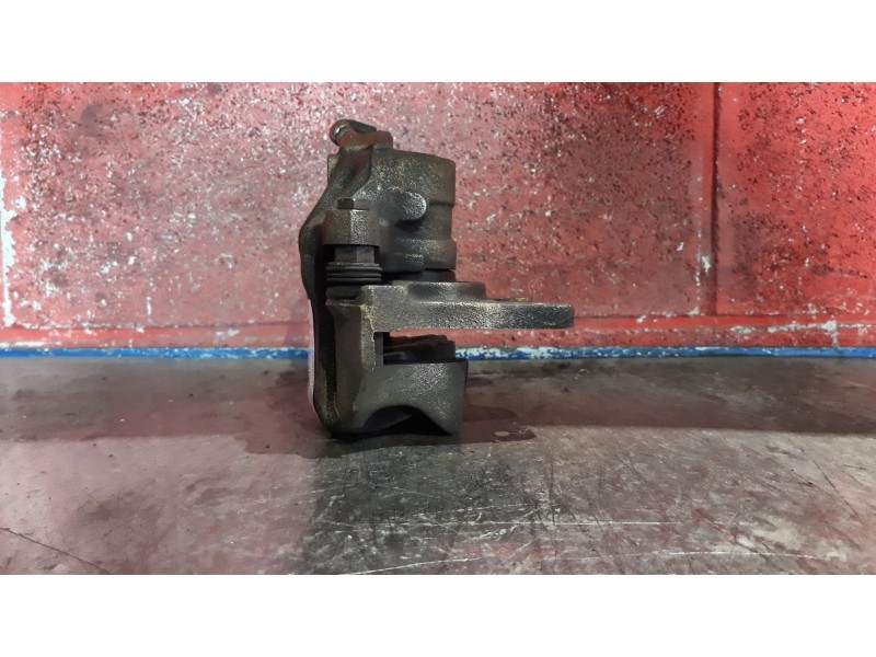 Recambio de pinza freno delantera derecha para fiat punto berl. (176) 1.6 cat referencia OEM IAM    Recambio de pinza freno delantera derecha para fiat punto berl. (176) 1.6 cat referencia OEM IAM