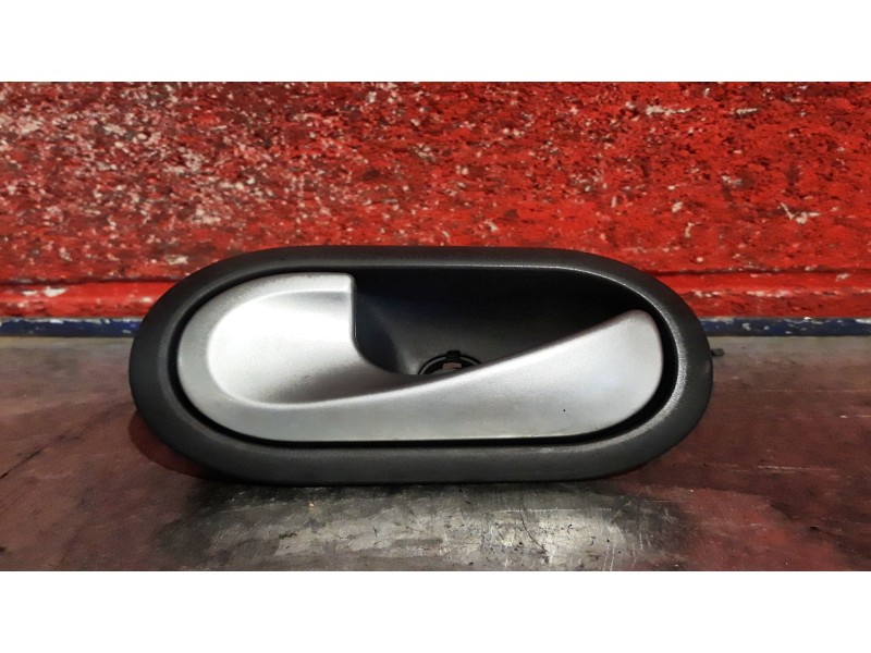 Recambio de maneta inte. delantero izquierda para renault clio iii authentique | 01.07 - 12.10 authentique | 01.07 - 12.10 refer
