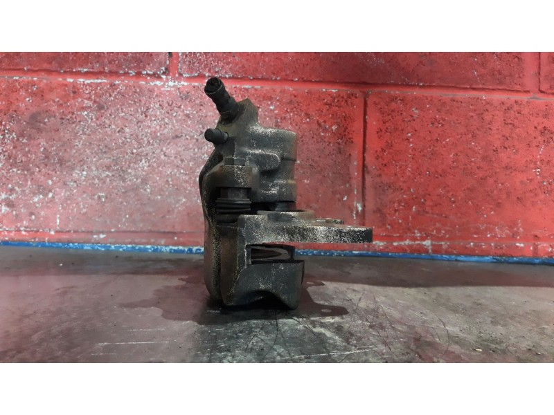 Recambio de pinza freno delantera izquierda para fiat punto berl. (176) 1.6 cat referencia OEM IAM    Recambio de pinza freno delantera izquierda para fiat punto berl. (176) 1.6 cat referencia OEM IAM