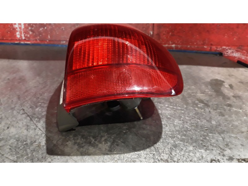 Recambio de piloto trasero derecho para fiat punto berl. (176) 1.6 cat referencia OEM IAM    Recambio de piloto trasero derecho para fiat punto berl. (176) 1.6 cat referencia OEM IAM