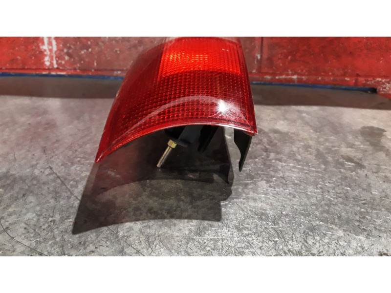 Recambio de piloto trasero derecho para fiat punto berl. (176) 1.6 cat referencia OEM IAM    Recambio de piloto trasero derecho para fiat punto berl. (176) 1.6 cat referencia OEM IAM