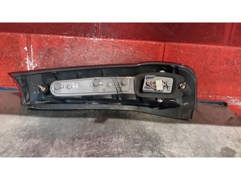 Recambio de piloto trasero izquierdo para fiat punto berl. (176) 1.6 cat referencia OEM IAM   