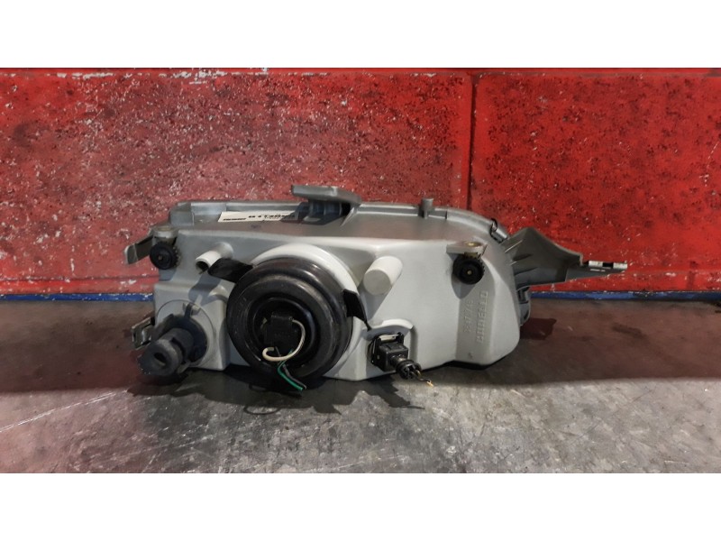 Recambio de faro izquierdo para fiat punto berl. (176) 1.6 cat referencia OEM IAM    Recambio de faro izquierdo para fiat punto berl. (176) 1.6 cat referencia OEM IAM