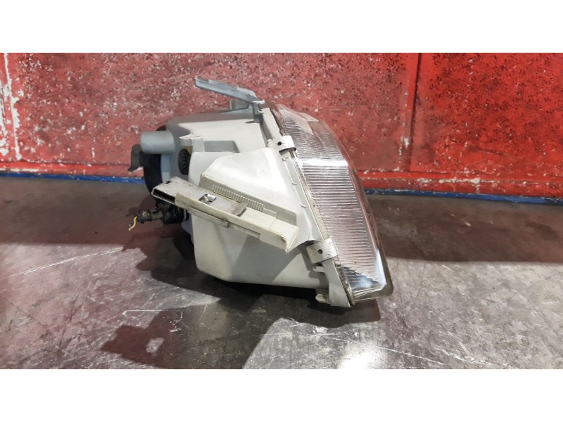 Recambio de faro izquierdo para fiat punto berl. (176) 1.6 cat referencia OEM IAM    Recambio de faro izquierdo para fiat punto berl. (176) 1.6 cat referencia OEM IAM