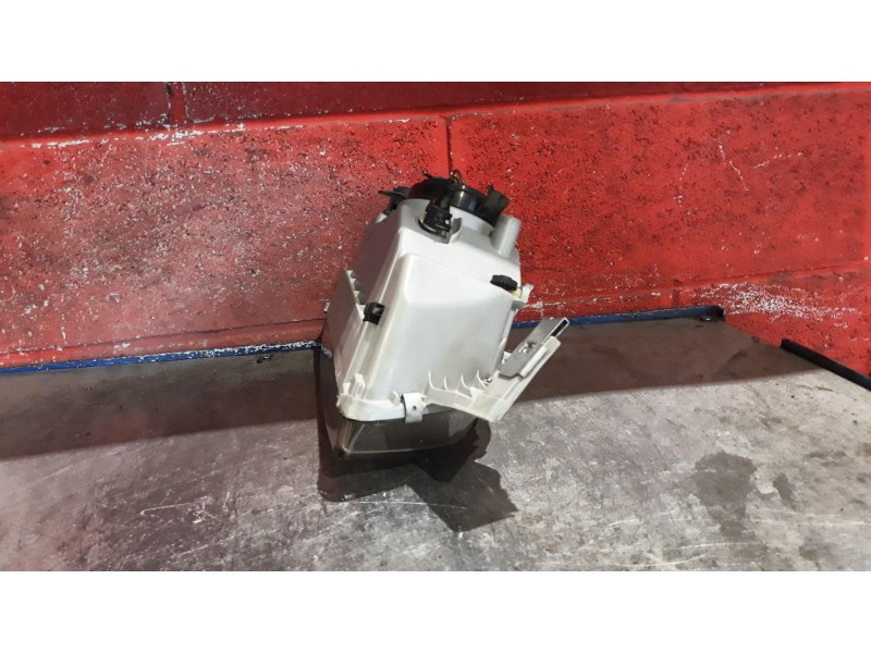 Recambio de faro izquierdo para fiat punto berl. (176) 1.6 cat referencia OEM IAM    Recambio de faro izquierdo para fiat punto berl. (176) 1.6 cat referencia OEM IAM