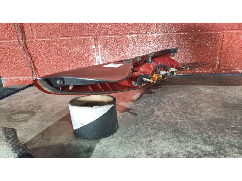 Recambio de piloto trasero derecho para ford mondeo turnier (ge) ghia | 09.00 - 12.02 ghia | 09.00 - 12.02 referencia OEM IAM   