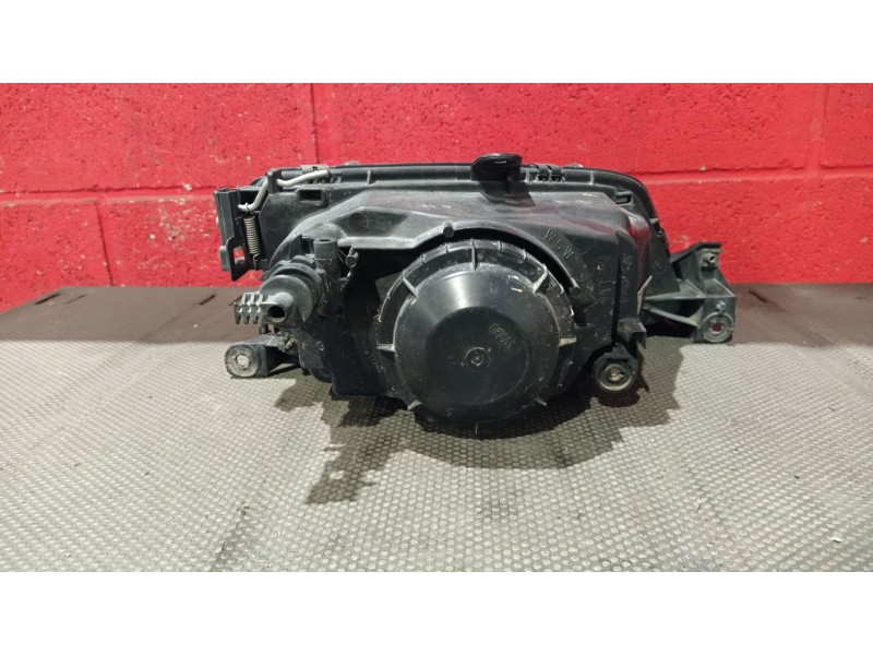 Recambio de faro derecho para peugeot 306 referencia OEM IAM    Recambio de faro derecho para peugeot 306 referencia OEM IAM