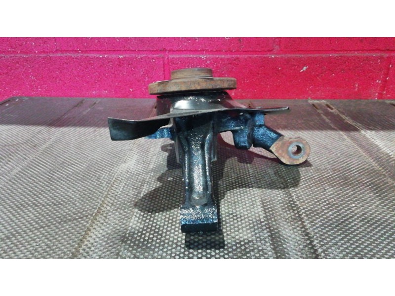 Recambio de mangueta delantera derecha para citroen jumpy 2.0 hdi referencia OEM IAM   