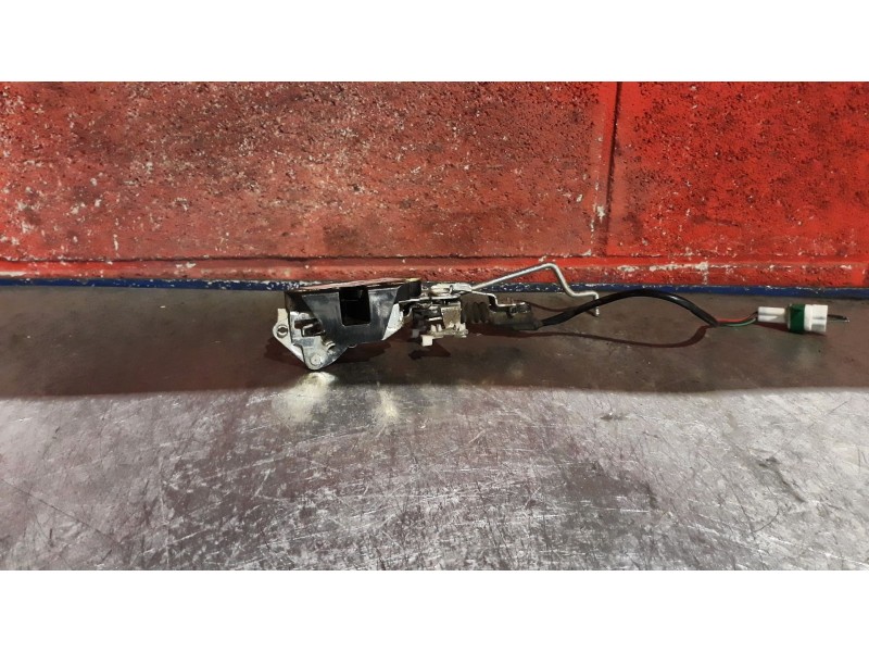 Recambio de cerradura puerta delantera derecha para opel monterey 3.0 dti limited referencia OEM IAM    Recambio de cerradura puerta delantera derecha para opel monterey 3.0 dti limited referencia OEM IAM