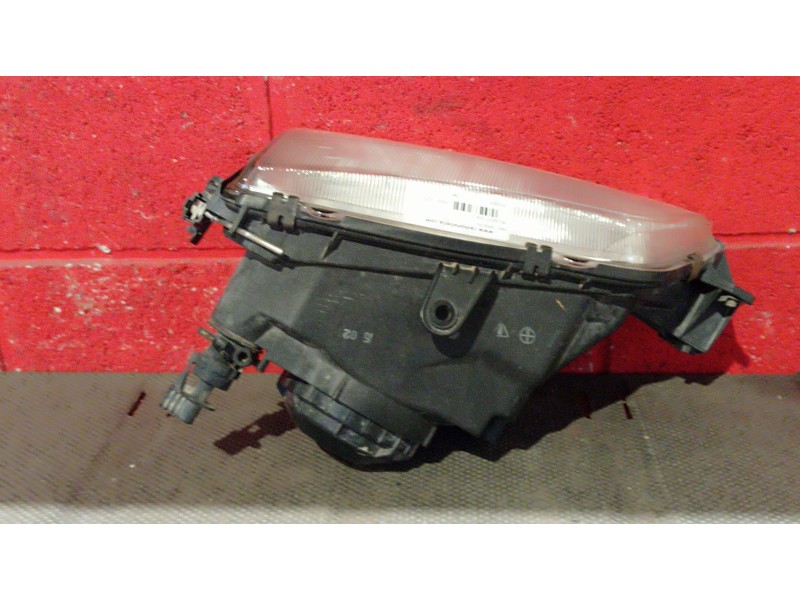 Recambio de faro derecho para peugeot 306 referencia OEM IAM    Recambio de faro derecho para peugeot 306 referencia OEM IAM