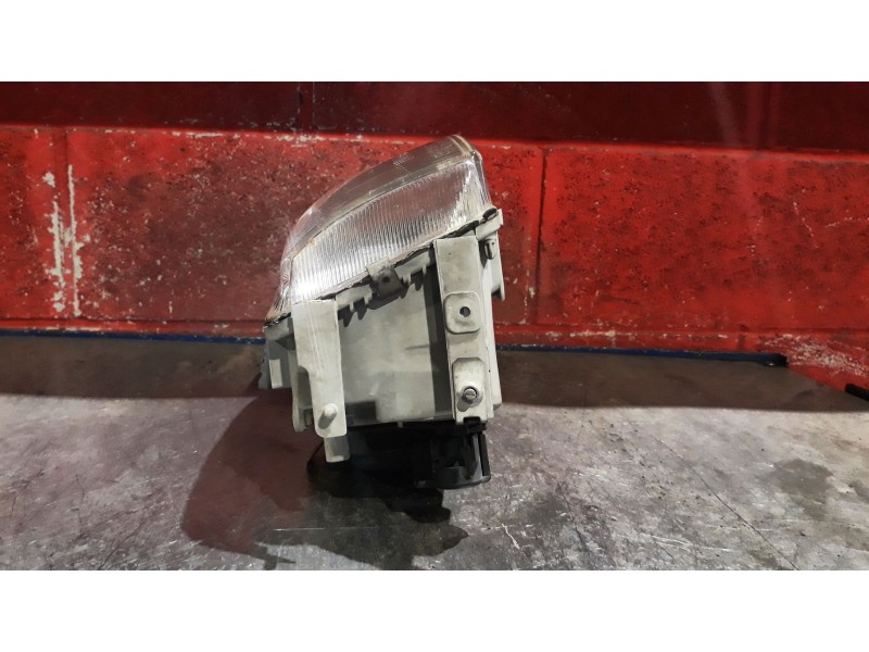 Recambio de faro derecho para fiat punto berl. (176) 55 s referencia OEM IAM   