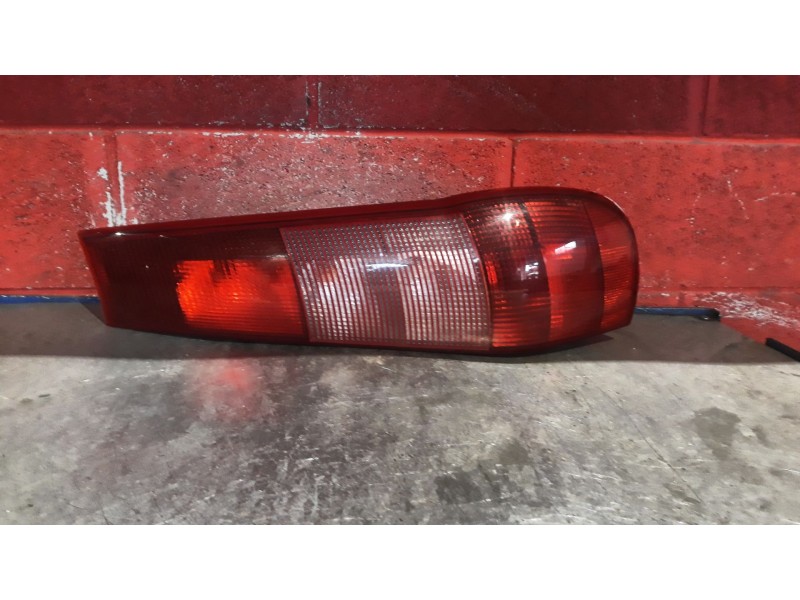 Recambio de piloto trasero derecho para fiat punto berl. (176) 55 s referencia OEM IAM   