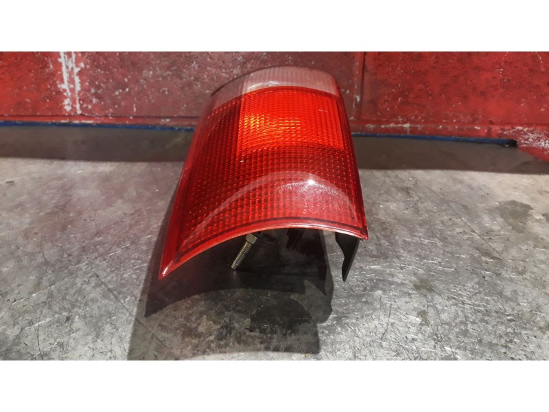 Recambio de piloto trasero derecho para fiat punto berl. (176) 55 s referencia OEM IAM   