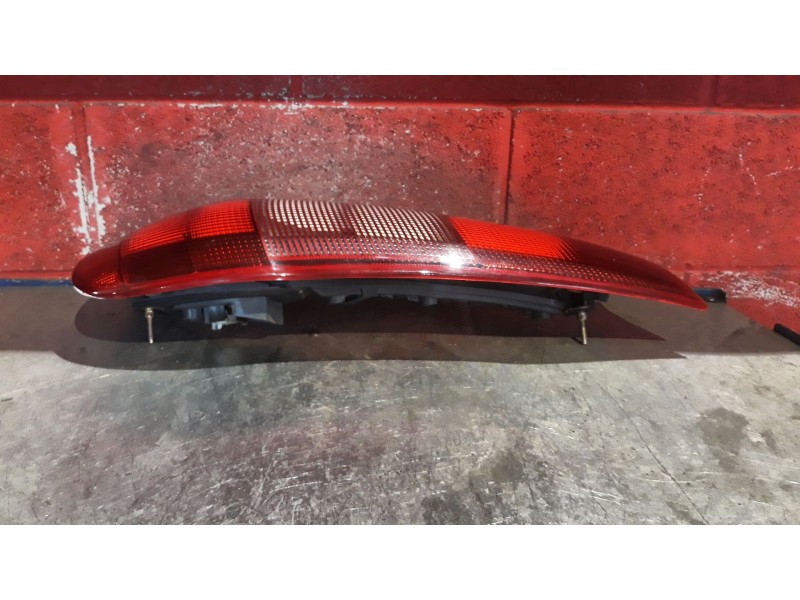 Recambio de piloto trasero derecho para fiat punto berl. (176) 55 s referencia OEM IAM   