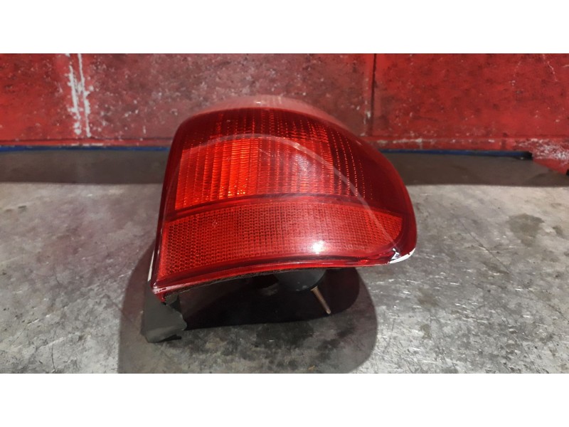 Recambio de piloto trasero derecho para fiat punto berl. (176) 55 s referencia OEM IAM   