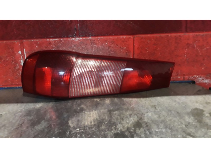 Recambio de piloto trasero izquierdo para fiat punto berl. (176) 55 s referencia OEM IAM   