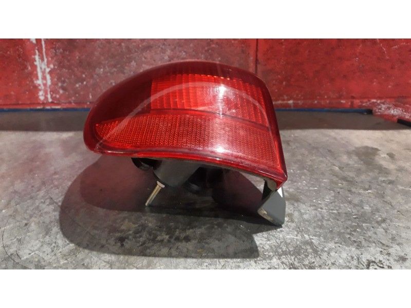 Recambio de piloto trasero izquierdo para fiat punto berl. (176) 55 s referencia OEM IAM   