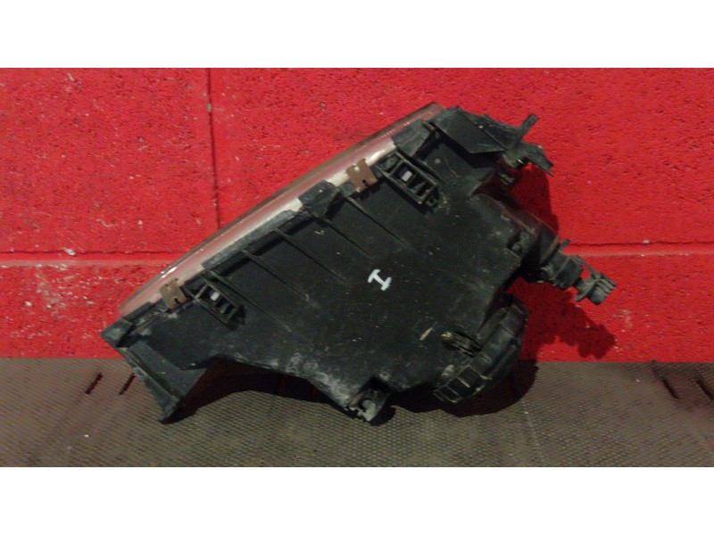 Recambio de faro derecho para peugeot 306 referencia OEM IAM    Recambio de faro derecho para peugeot 306 referencia OEM IAM