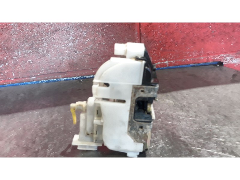 Recambio de cerradura puerta delantera derecha para volkswagen golf 1.9 tdi conceptline referencia OEM IAM    Recambio de cerradura puerta delantera derecha para volkswagen golf 1.9 tdi conceptline referencia OEM IAM