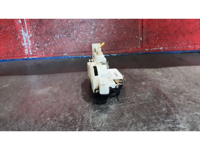 Recambio de cerradura puerta delantera derecha para volkswagen golf 1.9 tdi conceptline referencia OEM IAM    Recambio de cerradura puerta delantera derecha para volkswagen golf 1.9 tdi conceptline referencia OEM IAM