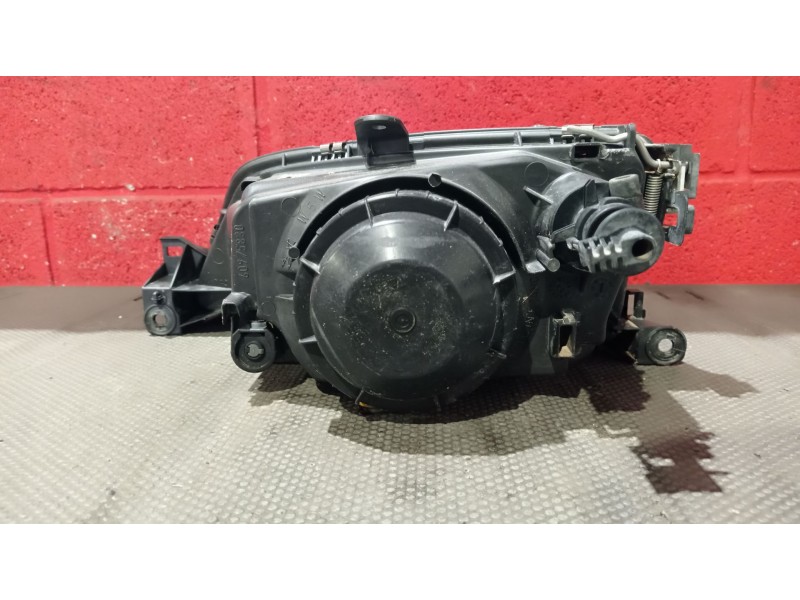 Recambio de faro izquierdo para peugeot 306 referencia OEM IAM    Recambio de faro izquierdo para peugeot 306 referencia OEM IAM