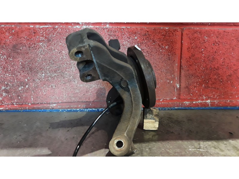 Recambio de mangueta delantera derecha para citroen c4 berlina 1.6 16v referencia OEM IAM   