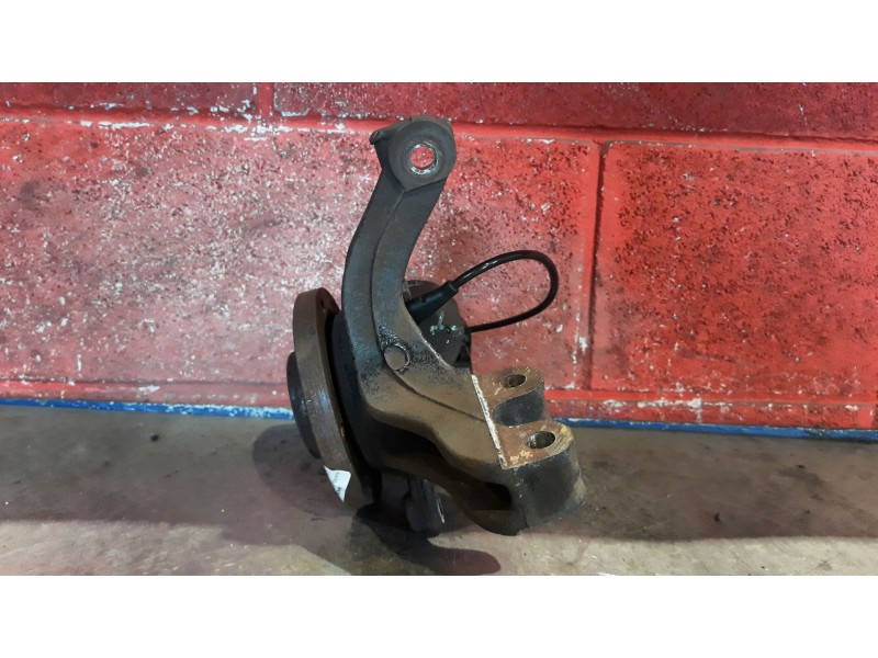 Recambio de mangueta delantera derecha para citroen c4 berlina 1.6 16v referencia OEM IAM   